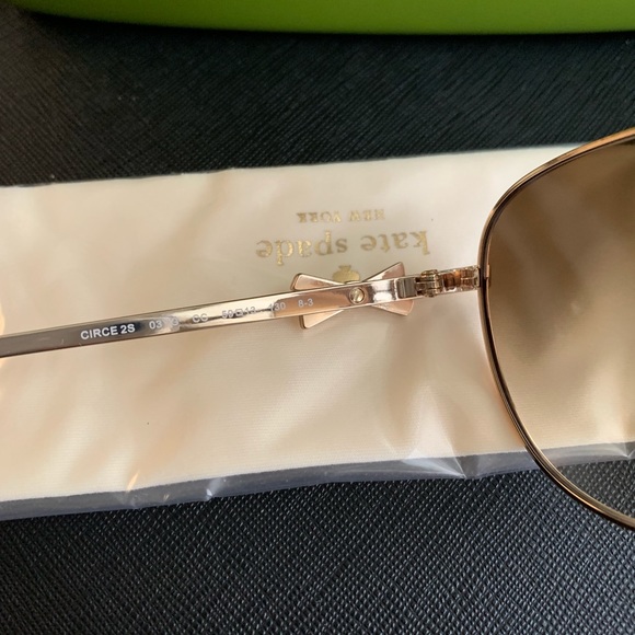 New kate spade sunglasses ♥️ - Picture 4 of 6